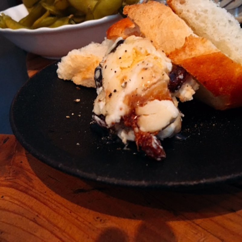 いちじくチーズ(ビストロガブリ 野毛店)