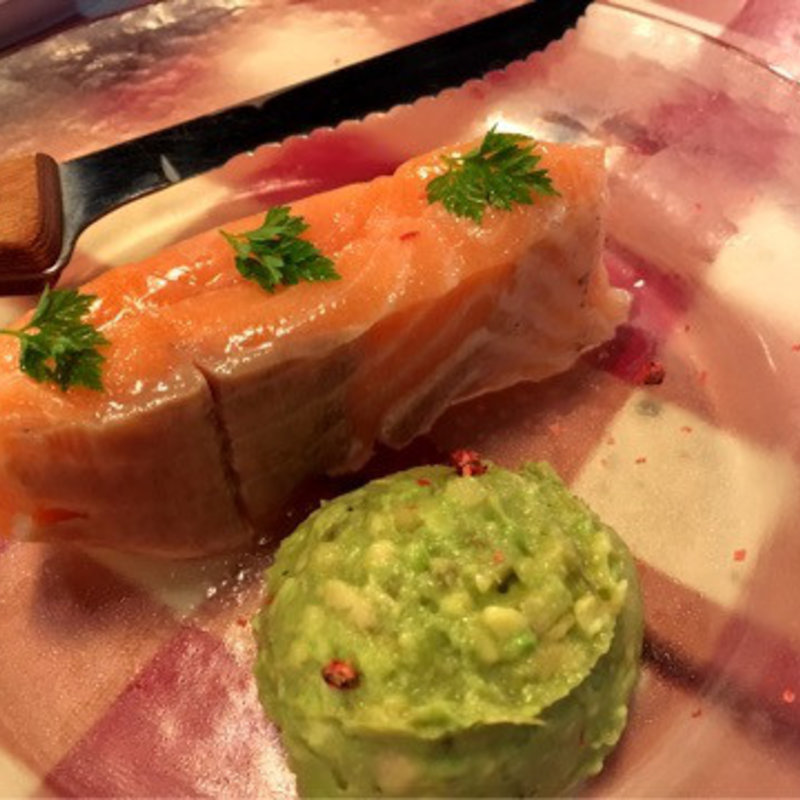 ノルウェー産サーモンのミキュイ(ビストロガブリ初台店)