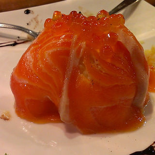 サーモンといくらのポテトサラダ(ビストロ魚丸)