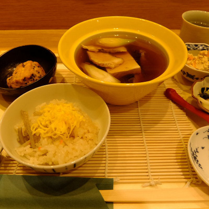 薬膳スープ御膳(ひだか )