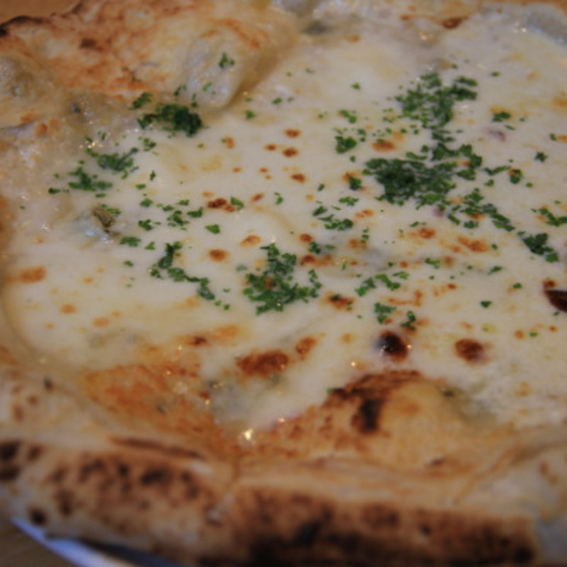 ピッツァ・クワトロフォルマッジ（4種類のチーズ）(ピッコロ)