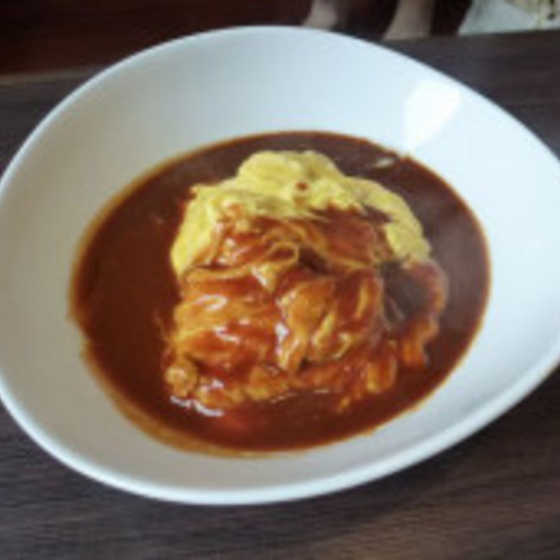 黒いオムライス(ひっさん家)