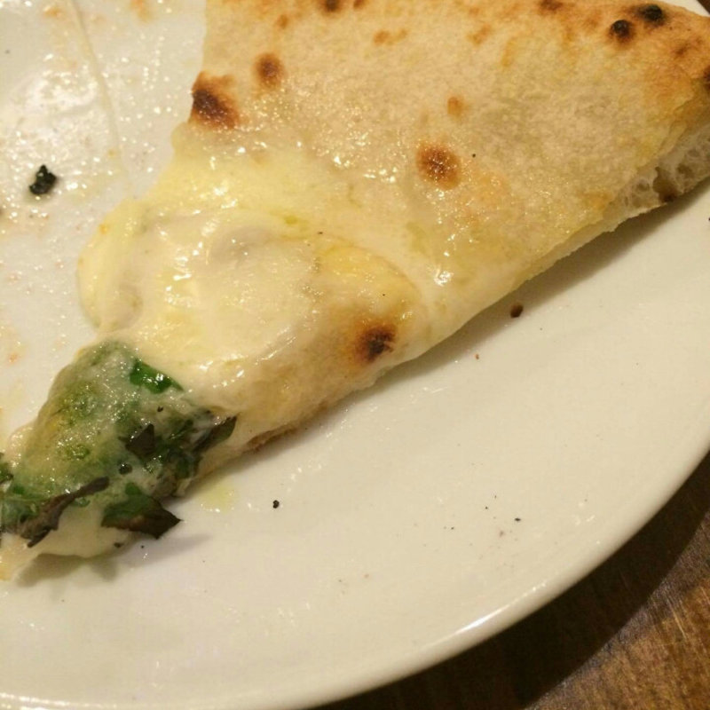 クアトロフロマッジ(PIZZERIA DueSette)