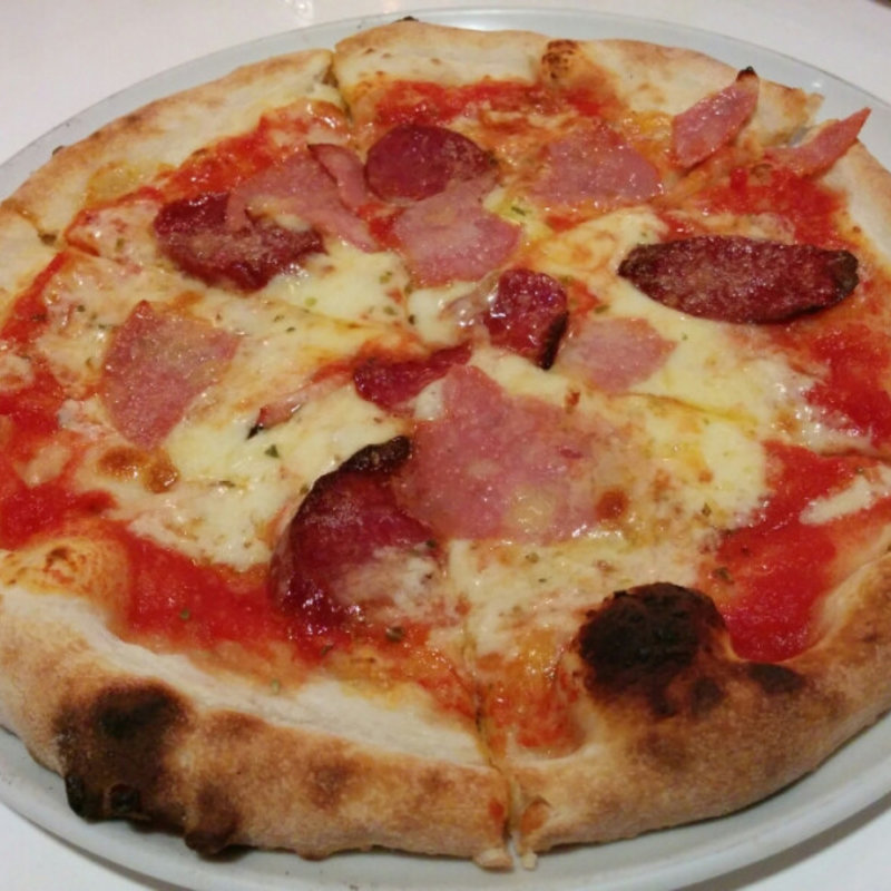 3種のサラミのピザ(ピッツェリア マルーモ 赤坂店)