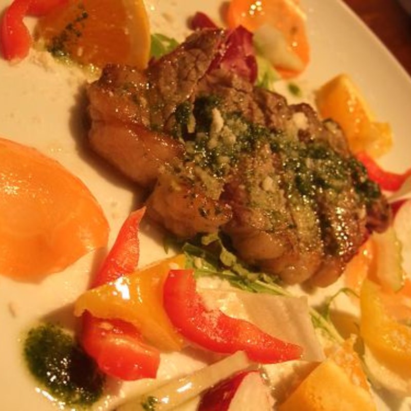 シャロレー牛ロース　バジリコ風味(ピッツェリア ファリーナ)