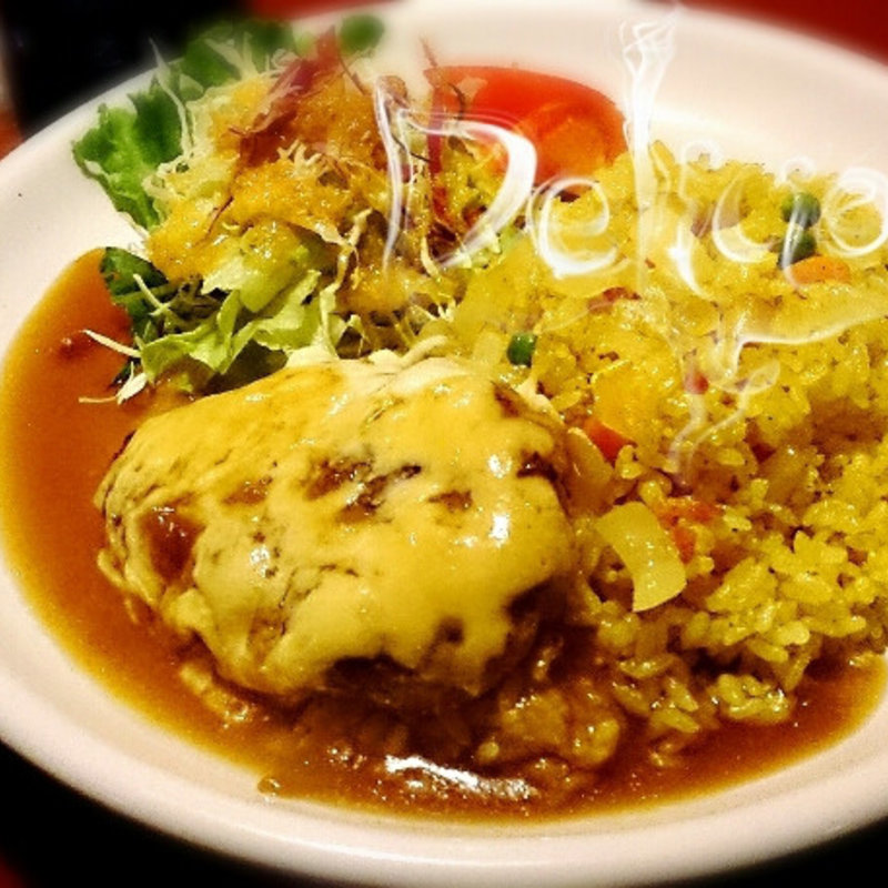 ハンバーグ＆カレーピラフセット　チーズトッピング(ビリー・ザ・キッド )