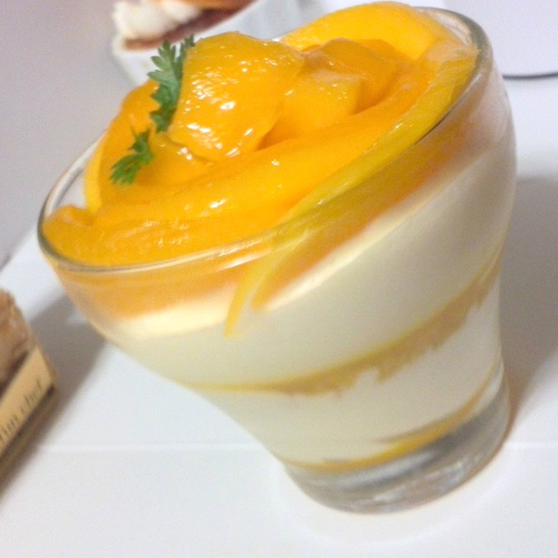 マンゴーたっぷりムース(スーパーブッフェ グラスコート)