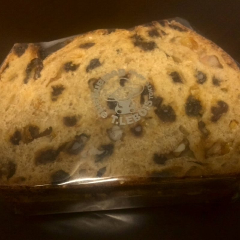 カレンツサンド（レーズン、くるみ、バター）(ブーランジェリールボワ)