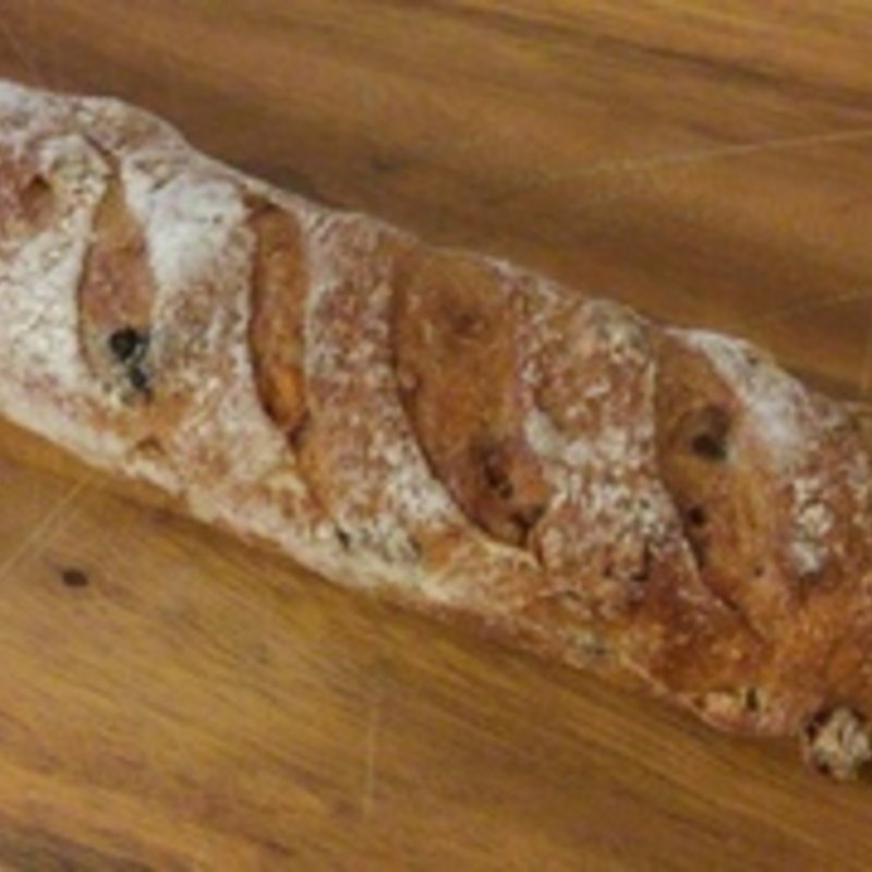 赤ワインのカンパーニュとノアレザン(ブーランジェリーレカン )