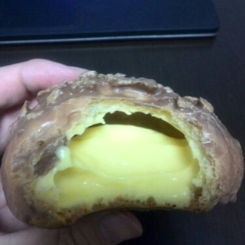 プレミアムクッキーシュー(ファミリーマート)