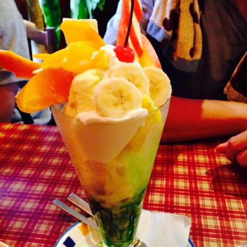 フルーツパフェ(フォンテンブロー )