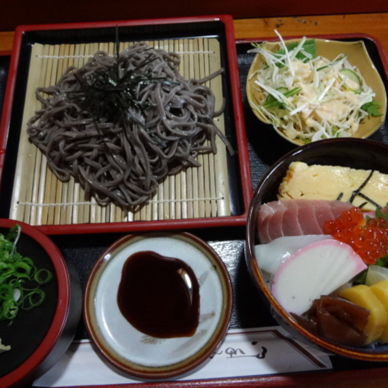 そばセット（海鮮丼）(ふくろう )