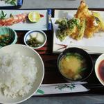 天ぷら定食（えびの塩焼きつき）