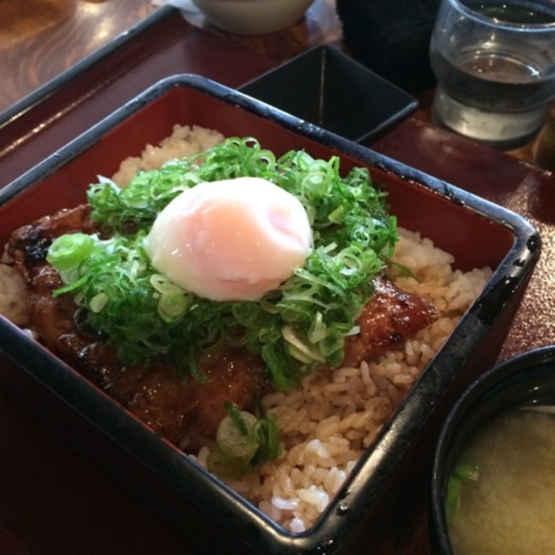 ネギ温玉一枚乗せ(ぶたかば焼専門店　かばくろ 総本店 （ぶたかばやきせんもんてん　かばくろ）)