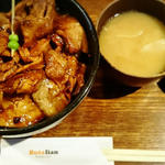 大盛り豚丼(ブタリアンレストラン)