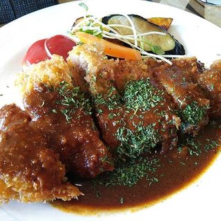 ビフカツランチ(洋食屋 ぷてぃ あゔぃにょん)