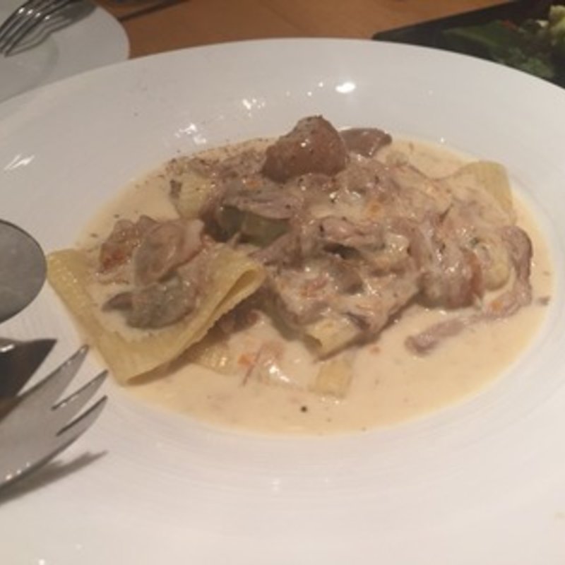 ■ホロホロ鶏と２色のアスパラガスのクリームソースタリアテッレ(Sakura)