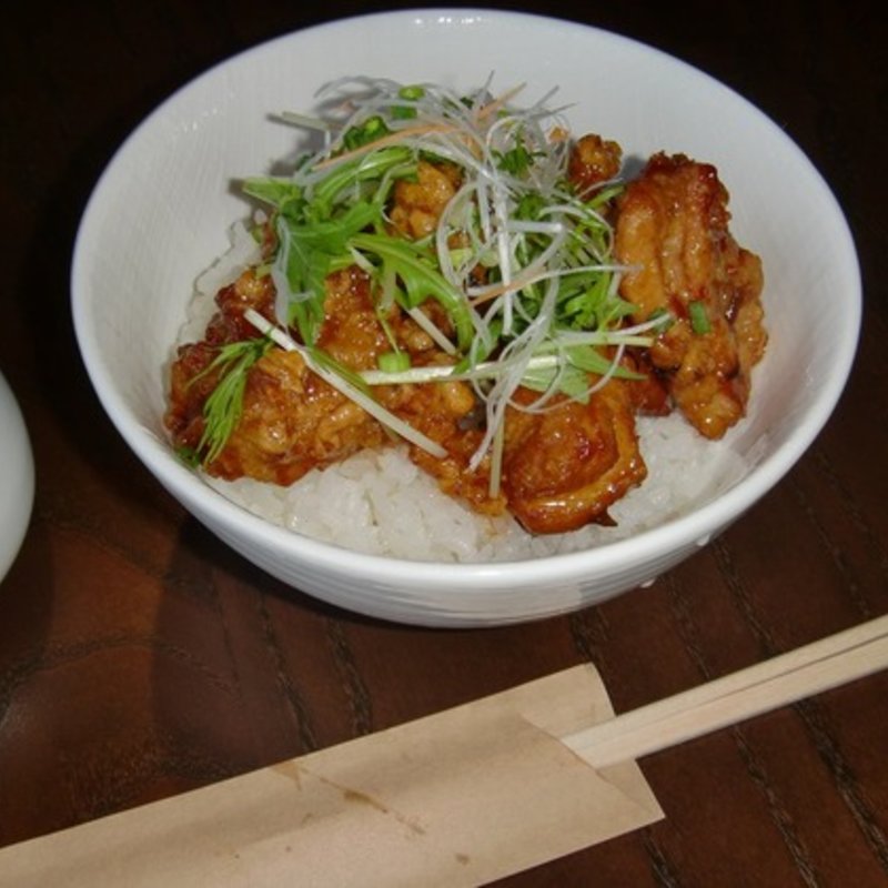 唐揚げ丼(フニ ムニ （FuNi MuNi）)