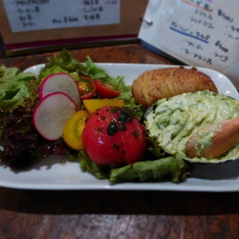 ローストポテトとアボカドディップ(フラタチャイナ （fratachina）)