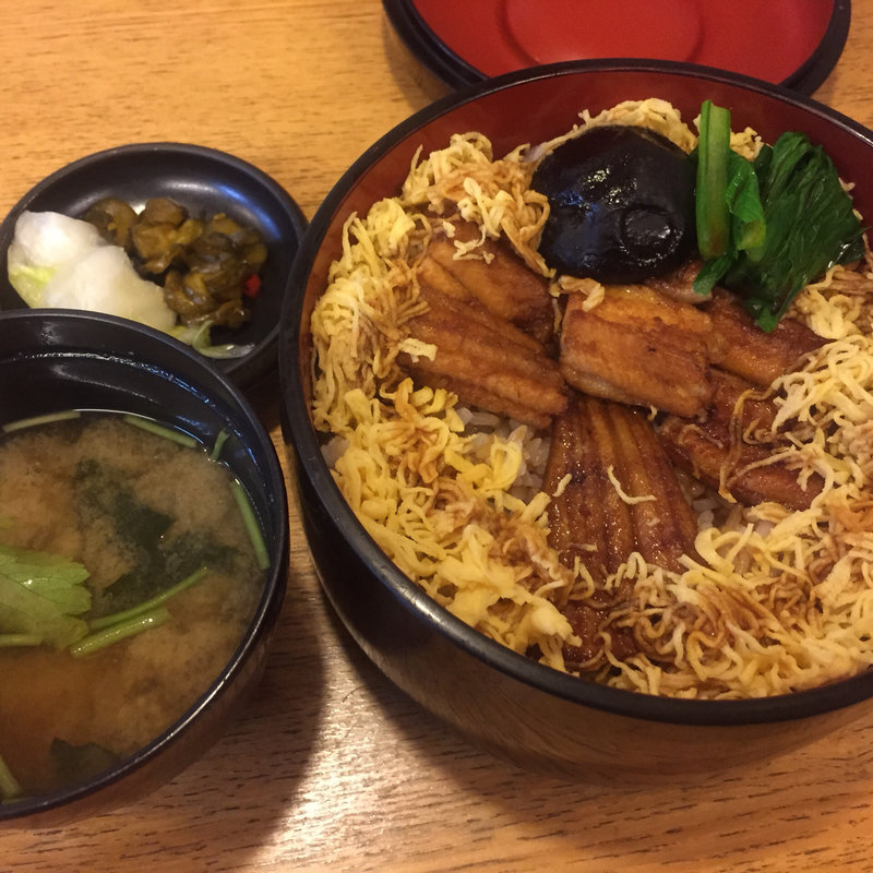 アナゴ丼(料亭 恵の本)