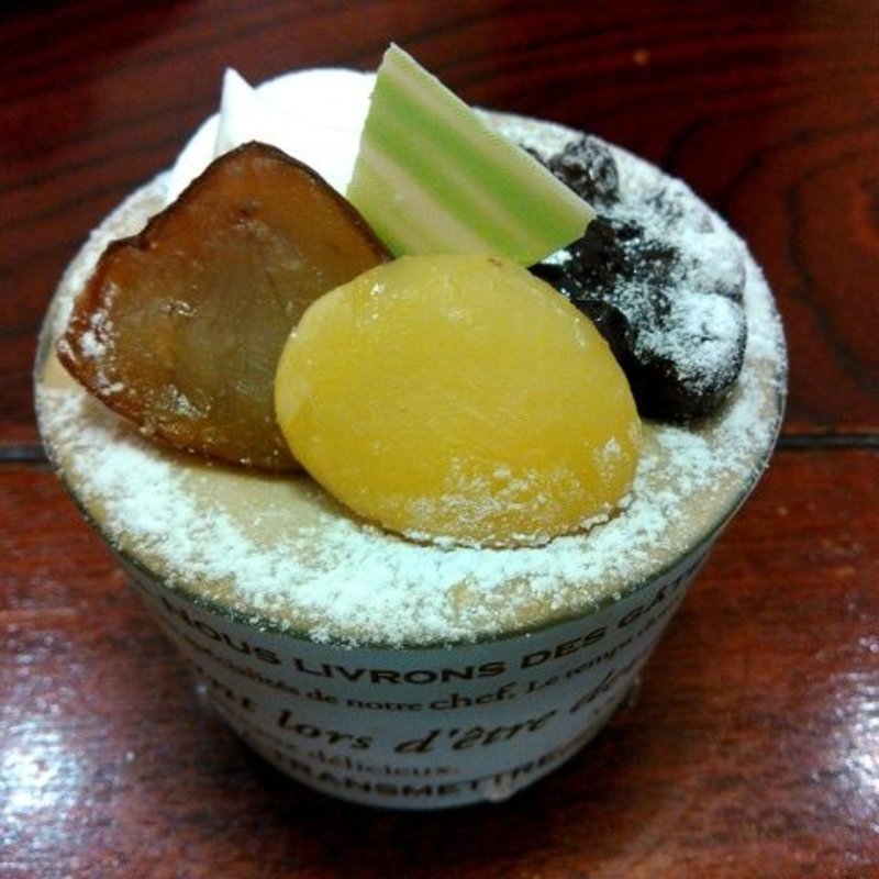 利休(フランス菓子 ペール・ノエル みなみ野店 （Ｙｅａｒ roundthe SantaClaus.）)