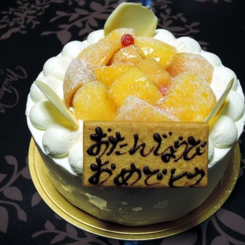 桃のコンポートケーキ(フランス菓子 ペール・ノエル みなみ野店 （Ｙｅａｒ roundthe SantaClaus.）)