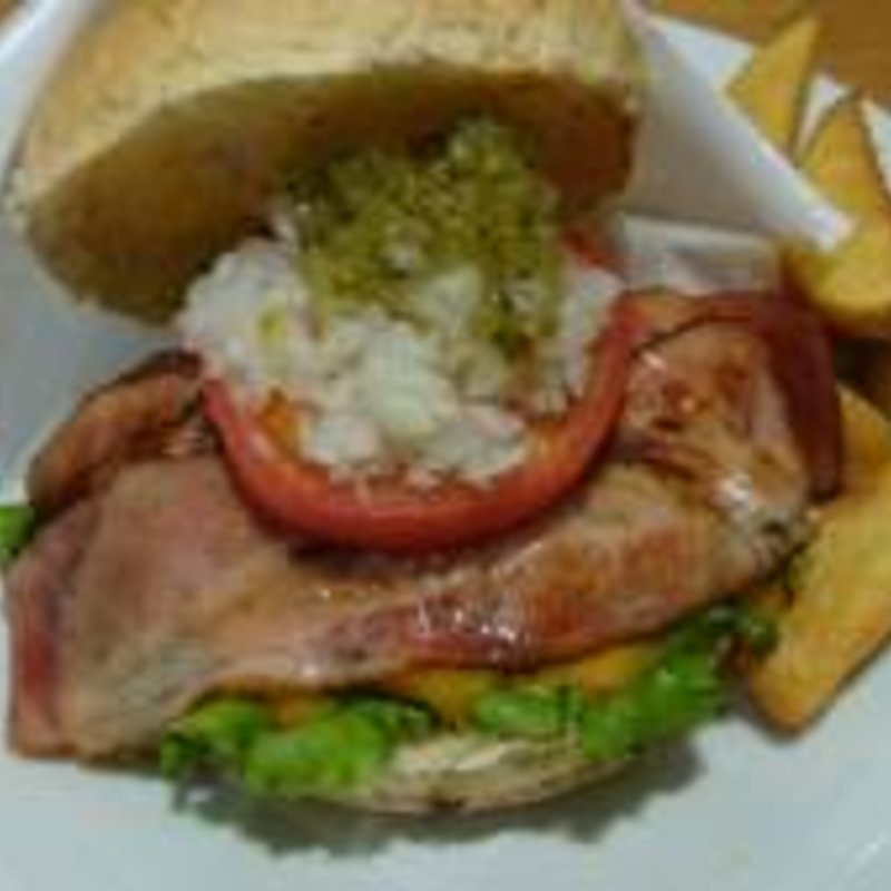 ブリオ ベーコンチーズバーガー(ブリオカフェ イオンモール東員店)