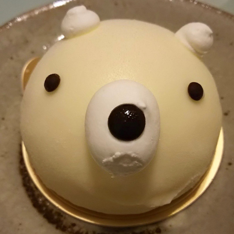 シロクマ(プリマトルタ 空堀店)