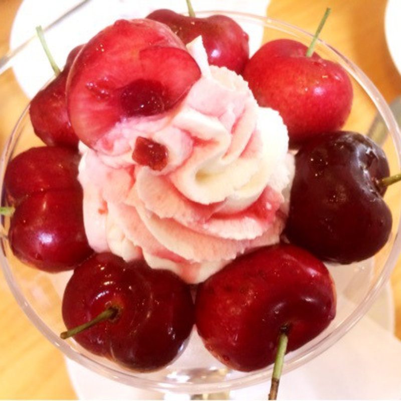 アメリカンチェリーのパフェ(フルーツパーラーゴトー )