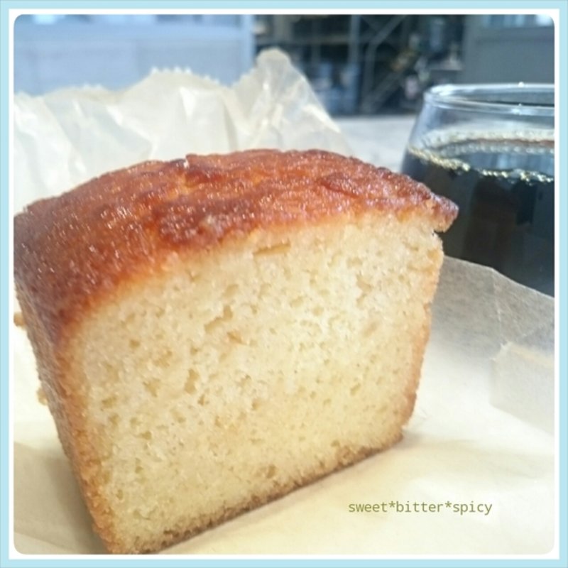 レモンのケーキ(ブルーボトルコーヒー 清澄白河 ロースタリー＆カフェ （Blue Bottle Coffee）)