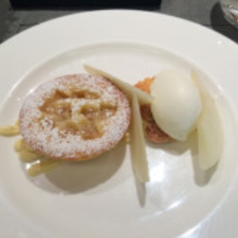 洋梨タルトとヨーグルトのシャーベットセット(ブルガリ イル・カフェ)