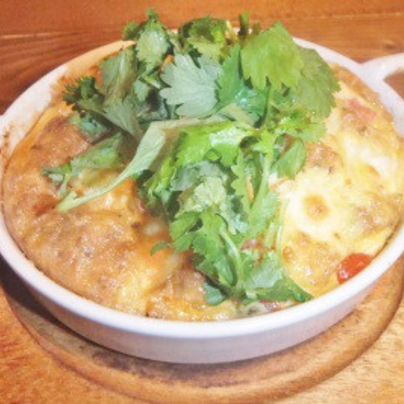 モツァレラチーズのとろとろオムレツ　パクチーのせ(ブルゴンディセ ヘイメル 　)