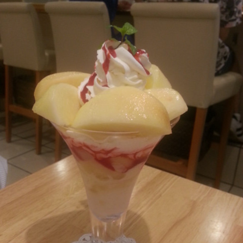 フルーツパフェ(ホットケーキパーラー フルフル 赤坂店 （Fru-Full）)