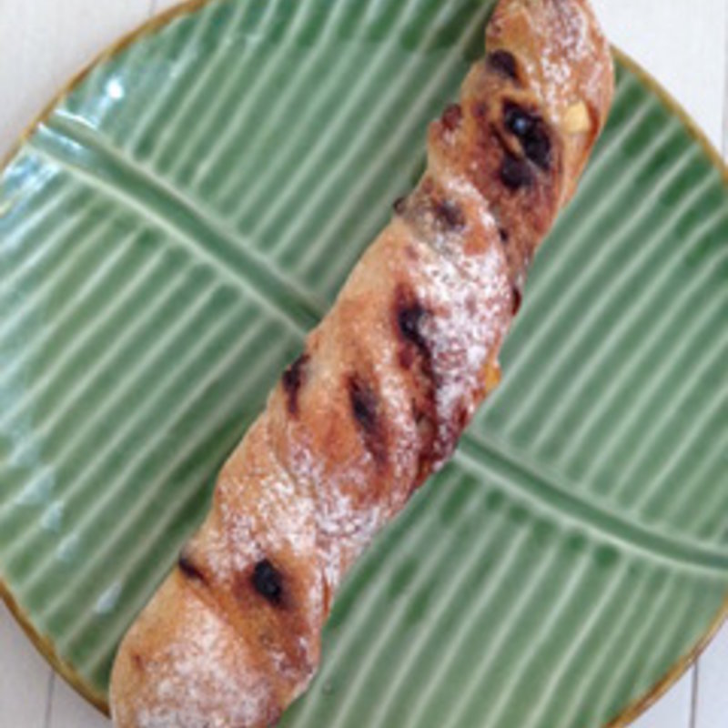 チョコとオレンジとナッツのパン(ブレッドハウス バンブー （bread house Bamboo）)