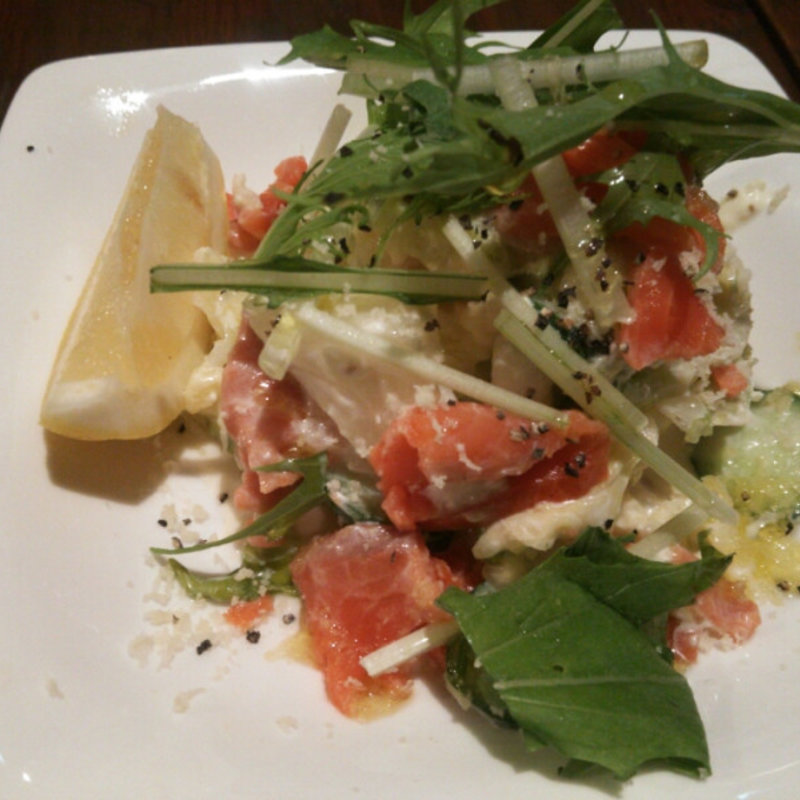 紅鮭スモークとクリームチーズマリネ(ブロッコ)