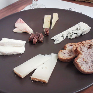 チーズ5種の盛り合わせ(フロマジュリー ミュウ （Fromagerie Miu）)