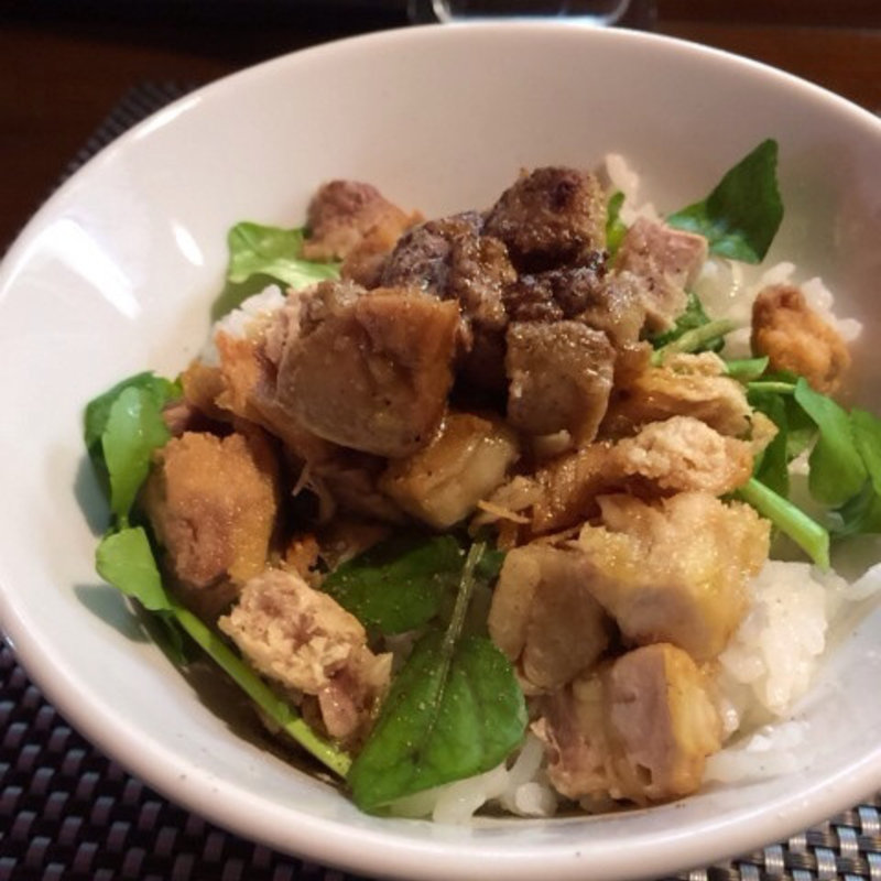 フォアグラ丼(ブン ブン ブラウ カフェ ウィズ ビーハイヴ （Bum Bun BLau Cafe with BeeHive）)