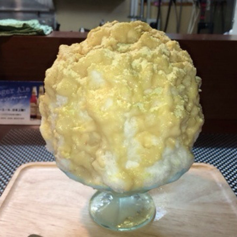 白餡きな粉(ブン ブン ブラウ カフェ ウィズ ビーハイヴ （Bum Bun BLau Cafe with BeeHive）)