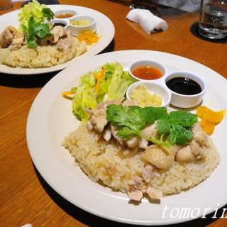 海南鶏飯(シンガポール風チキンライス)(ぶんがらや)