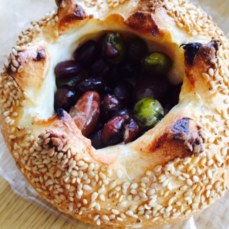 豆パン(ベーカリーカノン )