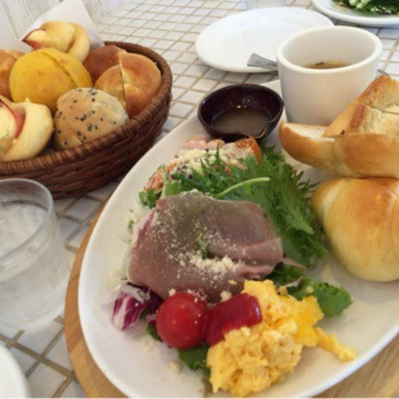 サラダランチ(ベーカリーカフェ イチゴイチエ （Bakery Cafe 151@）)