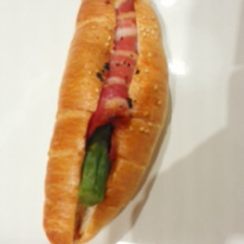 アスパラベーコンサンド(ベーカリーピカソ ASTY鶴舞店)