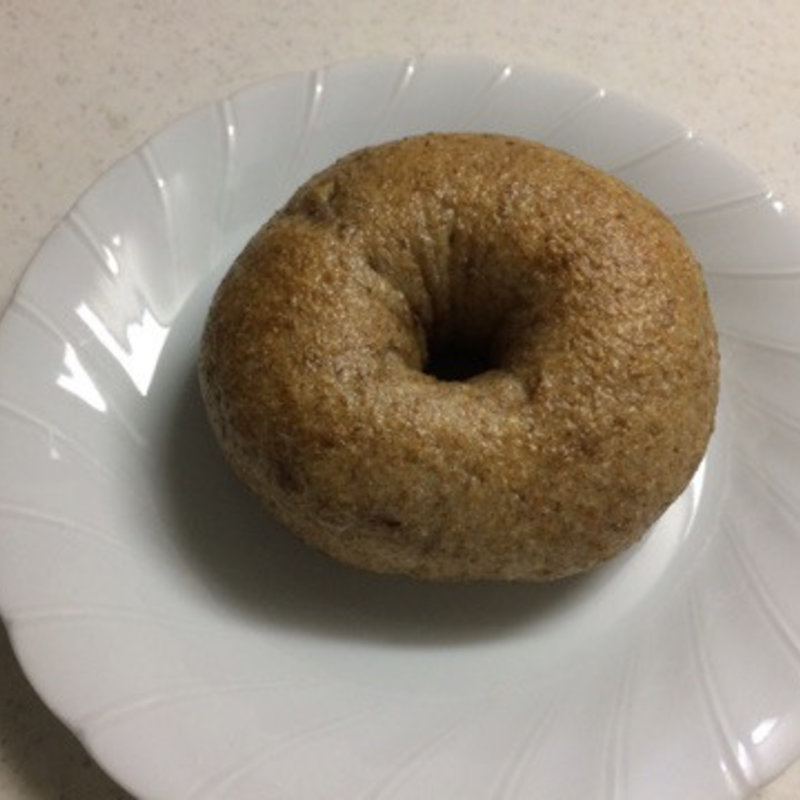 石臼挽き全粒粉とくるみチーズ(ベーグルカンパニー)