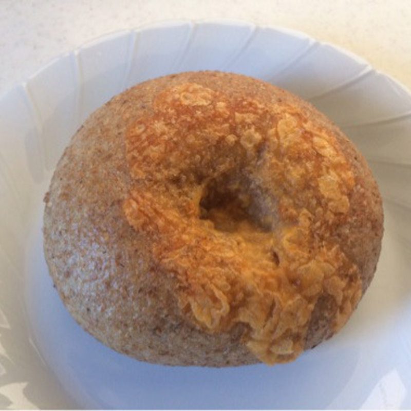 石臼挽き全粒粉とチェダーチーズ(ベーグルカンパニー)