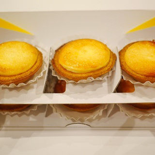 焼きたてチーズタルト　×6　BOX(ベイク チーズ タルト 自由が丘店 （BAKE cheese tart）)