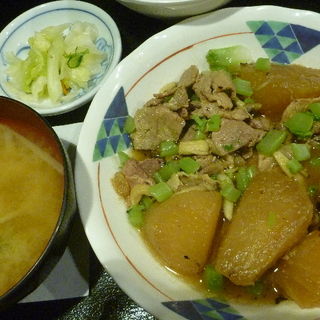 豚肉と大根の炒め煮定食(べじたぶる TORI TON)