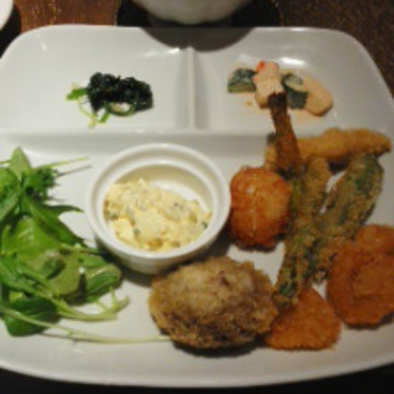 オリジナルハーブタルタルのミックスフライ(ベジバーン)