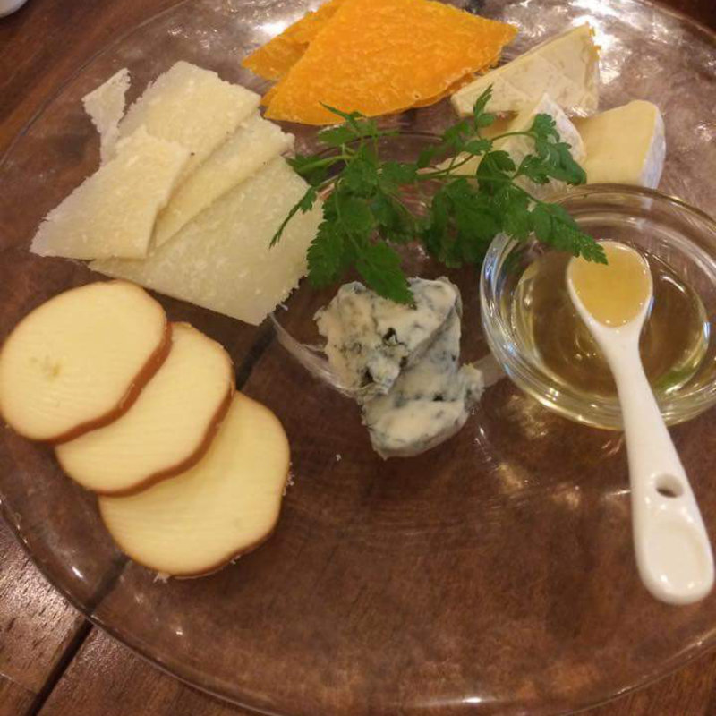 チーズ盛り合わせ(ペッシェ ニトロ )