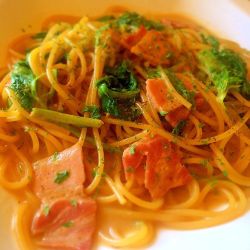 ほうれん草とベーコンのクリームパスタ(ペペチーノ )