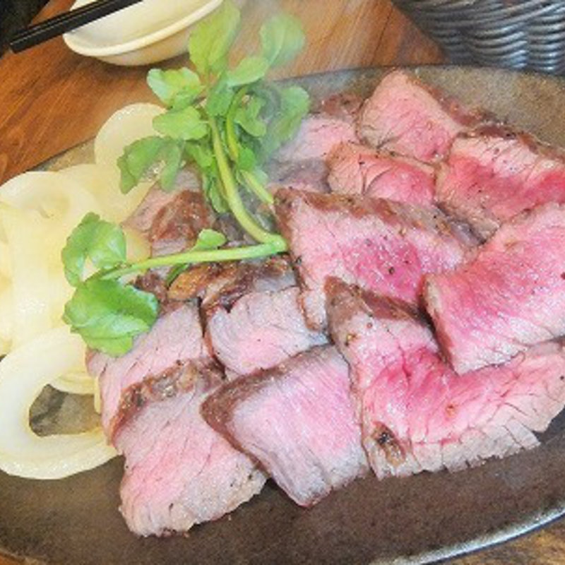 牛フラップミートの10オンス！THE☆ステーキ(ベルサイユの豚 九段下)